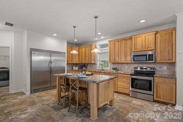 10429 Starwood Drive, Charlotte, NC 28215