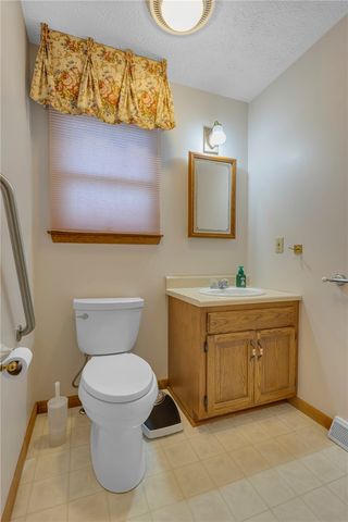 210 4th St, Beaver, PA 15009