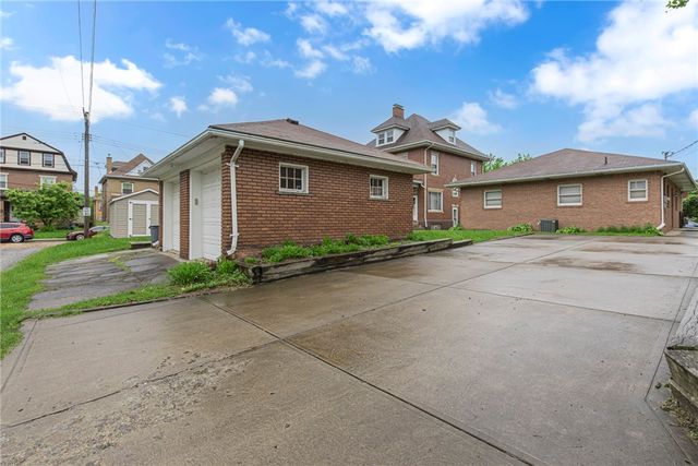 210 4th St, Beaver, PA 15009