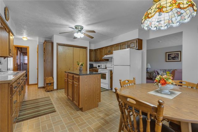 210 4th St, Beaver, PA 15009