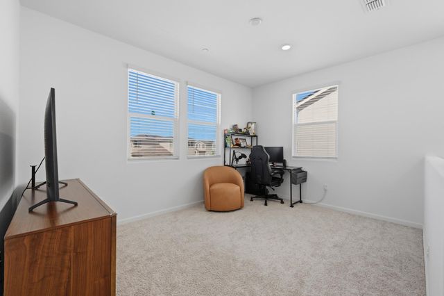 8852 Boes Way, Sacramento, CA 95829