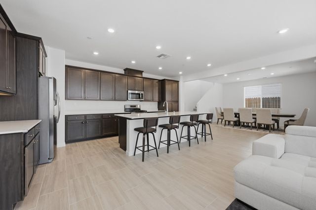 8852 Boes Way, Sacramento, CA 95829