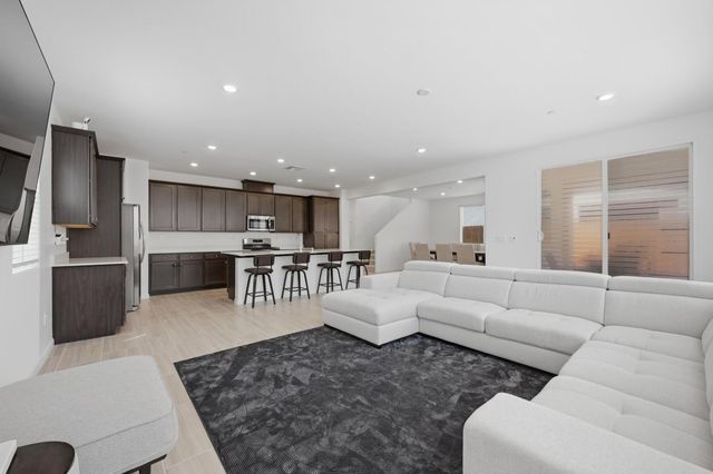 8852 Boes Way, Sacramento, CA 95829