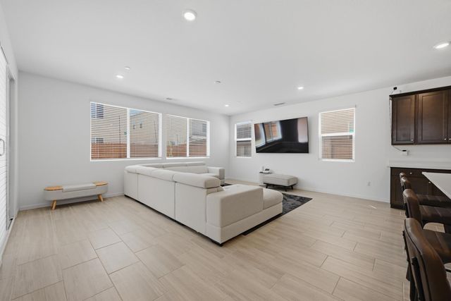 8852 Boes Way, Sacramento, CA 95829