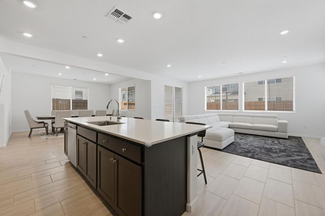 8852 Boes Way, Sacramento, CA 95829
