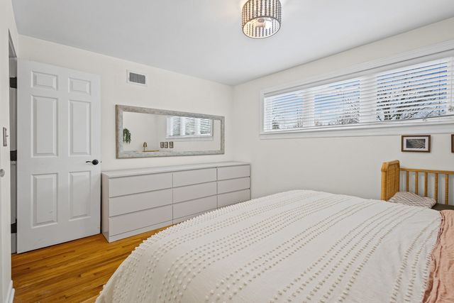 42 W Taylor Road, Lombard, IL 60148