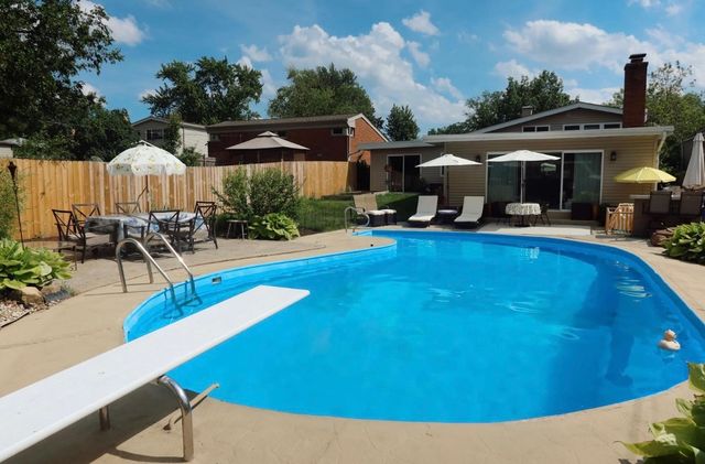 42 W Taylor Road, Lombard, IL 60148