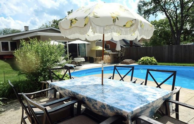 42 W Taylor Road, Lombard, IL 60148