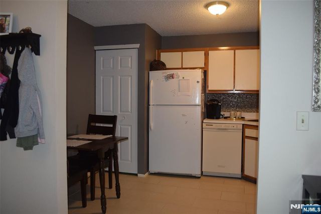 1104 Sage Court, Mahwah, NJ 07430