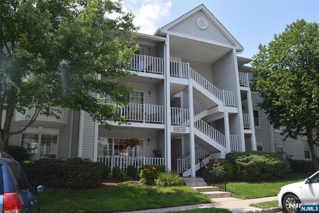 1104 Sage Court, Mahwah, NJ 07430