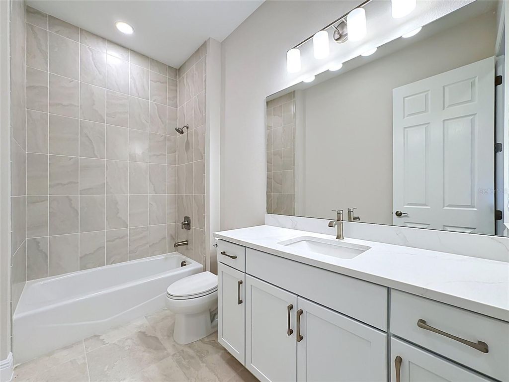 Image 27 of property listing at 239 MONET TRAIL, Bradenton, FL 34212