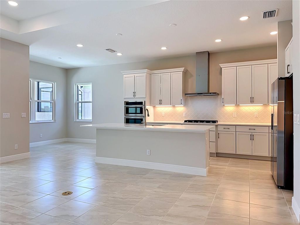 Image 9 of property listing at 239 MONET TRAIL, Bradenton, FL 34212
