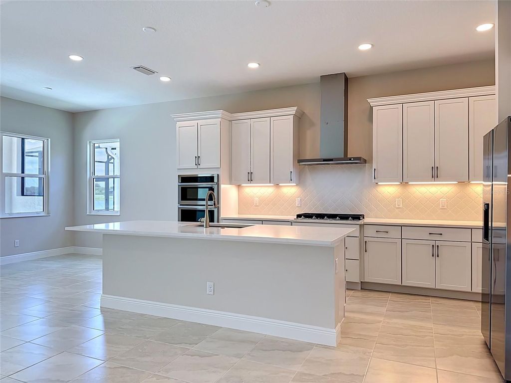 Image 10 of property listing at 239 MONET TRAIL, Bradenton, FL 34212
