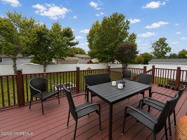 23 Fleetwood Drive, Hazlet, NJ 07730
