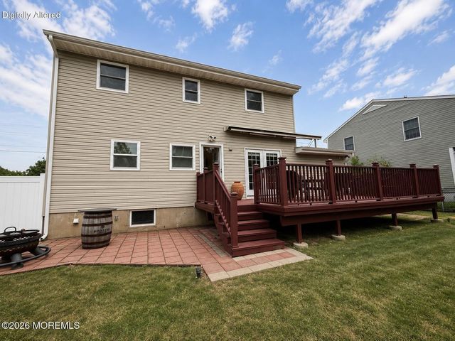 23 Fleetwood Drive, Hazlet, NJ 07730