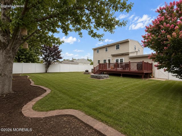 23 Fleetwood Drive, Hazlet, NJ 07730