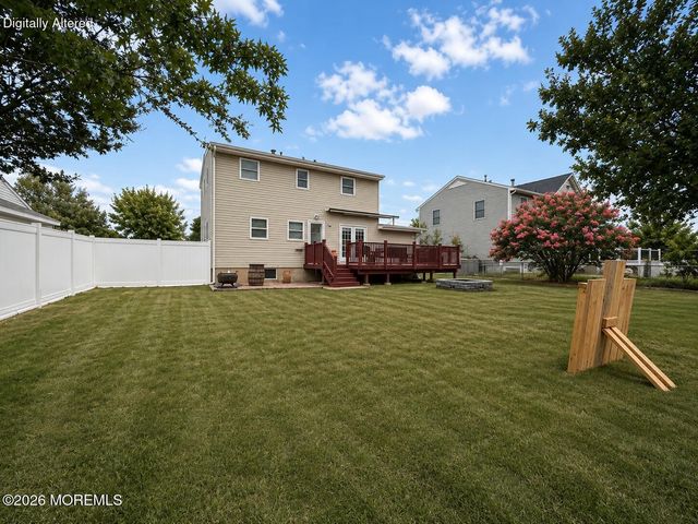 23 Fleetwood Drive, Hazlet, NJ 07730