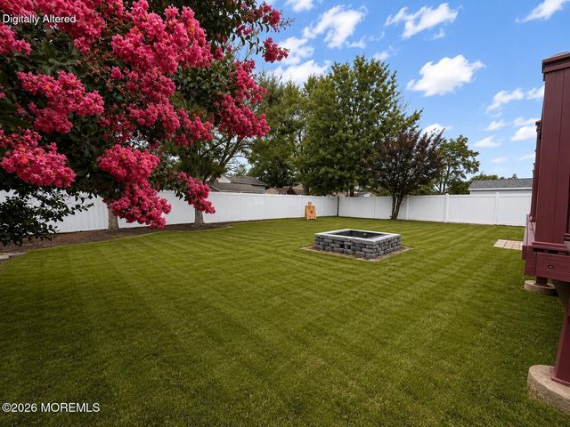 23 Fleetwood Drive, Hazlet, NJ 07730
