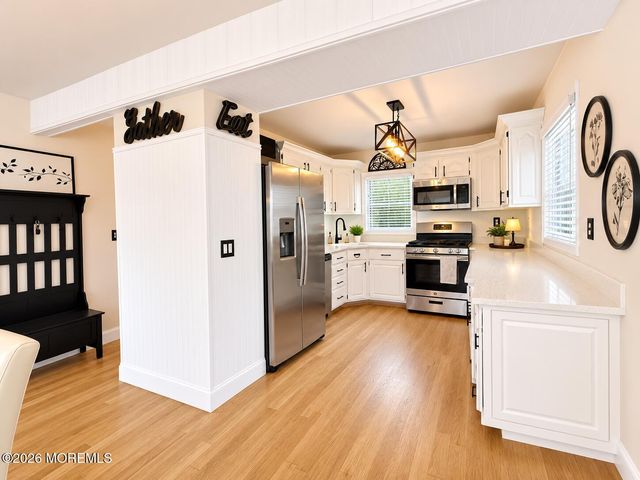 23 Fleetwood Drive, Hazlet, NJ 07730