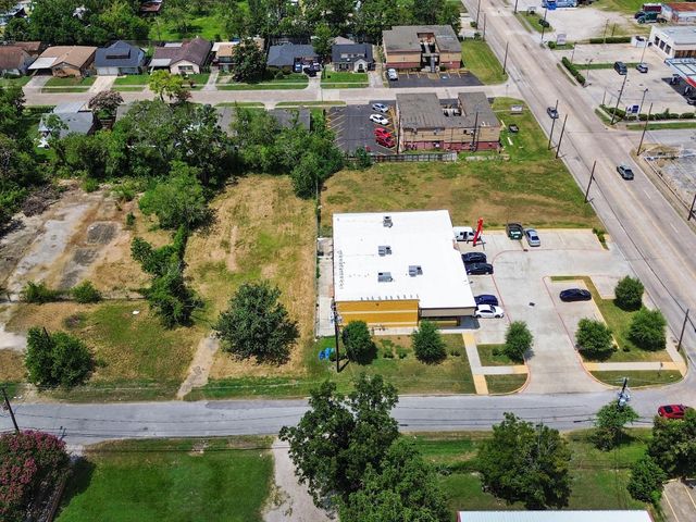 2810 Preston Ave Drive, Pasadena, TX 77502