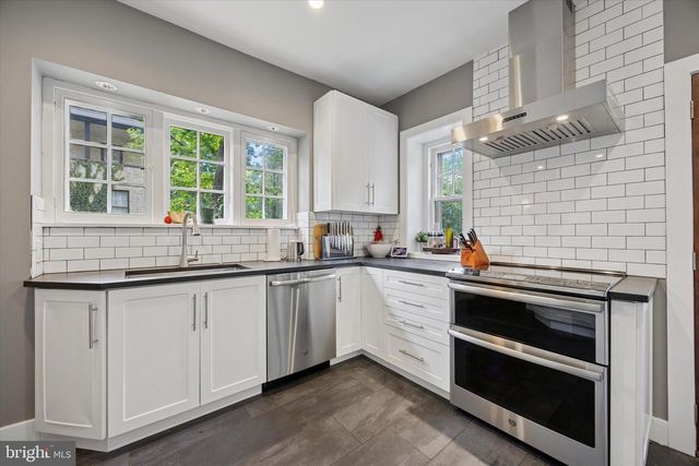 944 RYDAL RD, Jenkintown, PA 19046