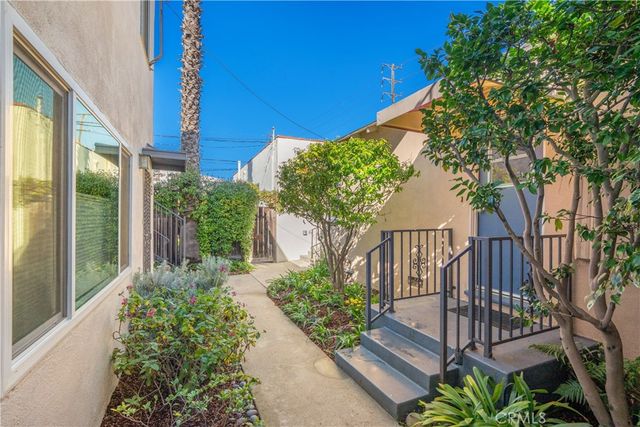 2332 20th St, Santa Monica, CA 90405