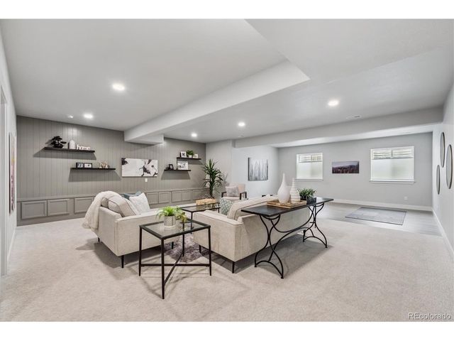 8890 S Quatar Ct, Aurora, CO 80016