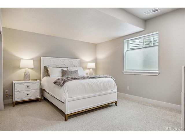 8890 S Quatar Ct, Aurora, CO 80016