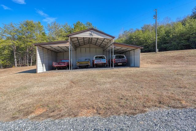 275 Michaels Ct, Chesnee, SC 29323
