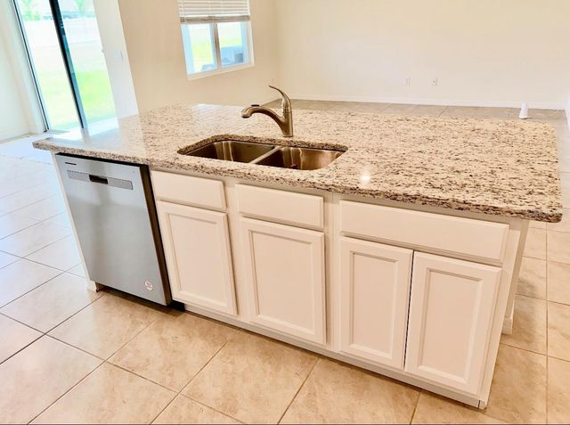 5216 GREENHEART AVENUE, Mount Dora, FL 32757