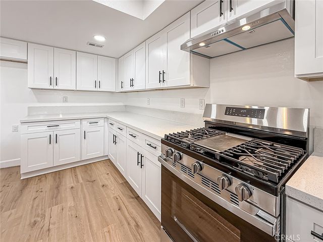 206 Camino Cortina, Camarillo, CA 93010