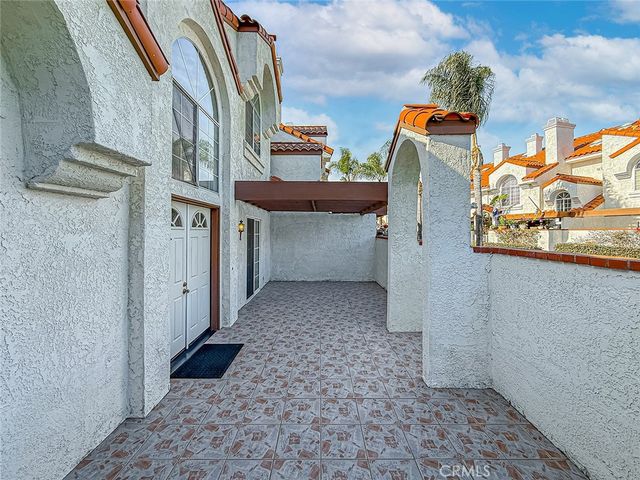 206 Camino Cortina, Camarillo, CA 93010