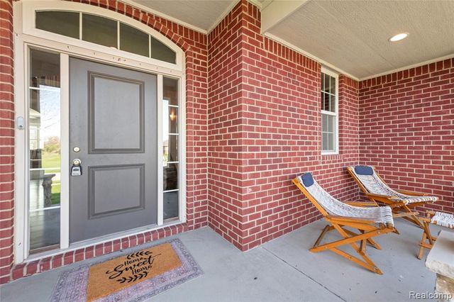 801 Watersmeet Drive, Oxford, MI 48371