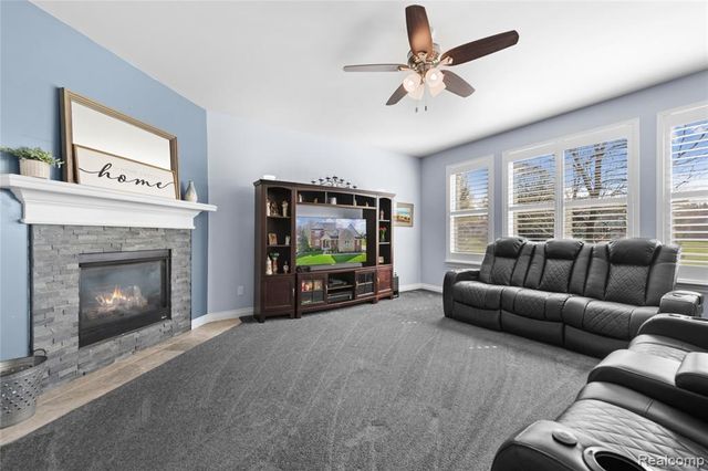 801 Watersmeet Drive, Oxford, MI 48371