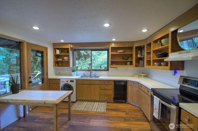 5016 Brassfield Road SE, Olympia, WA 98501
