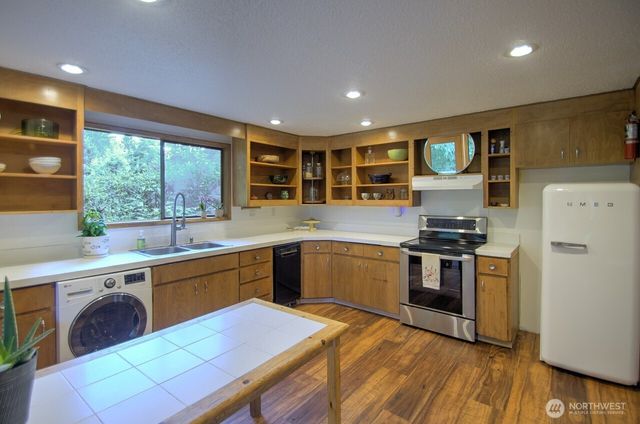 5016 Brassfield Road SE, Olympia, WA 98501