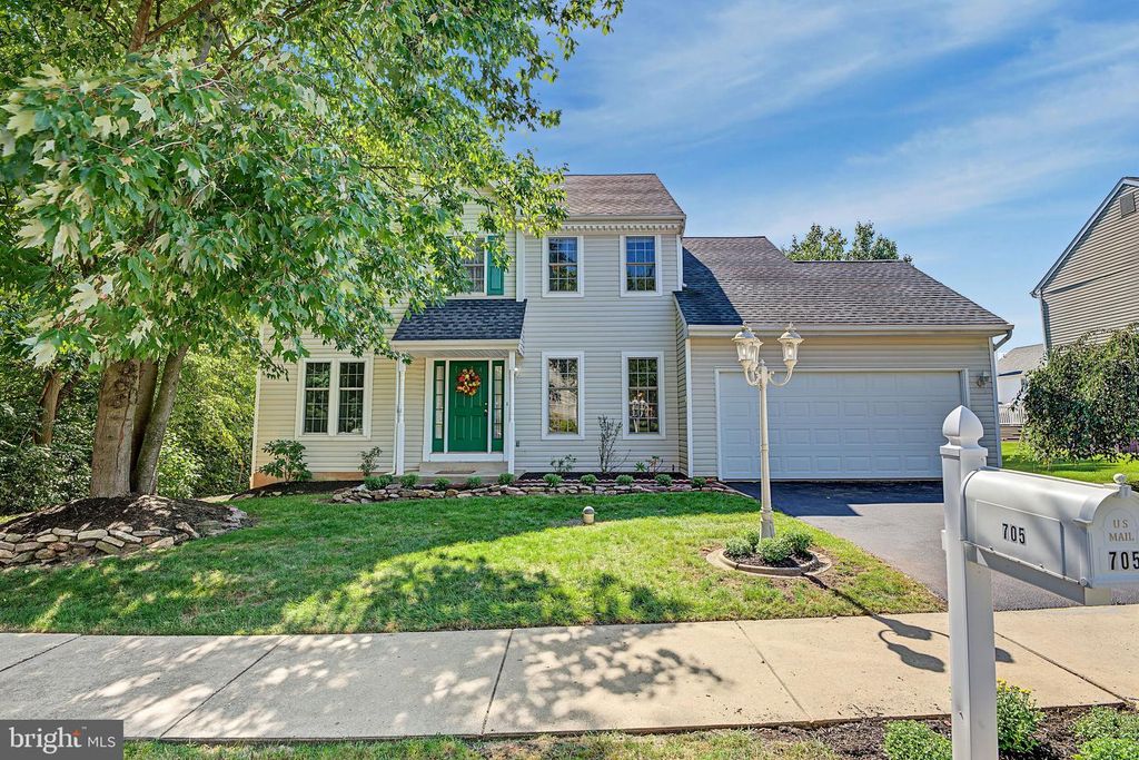 705 BUTTONWOOD DR, ROYERSFORD, PA 19468 — photo 2