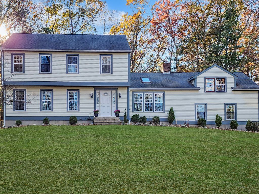 11 Silver Birch Lane, Clinton, CT 06413