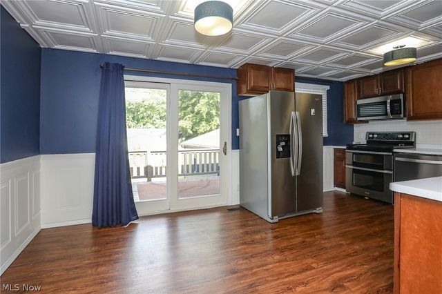 1073 Sunnywood Lane, Ravenna, OH 44266