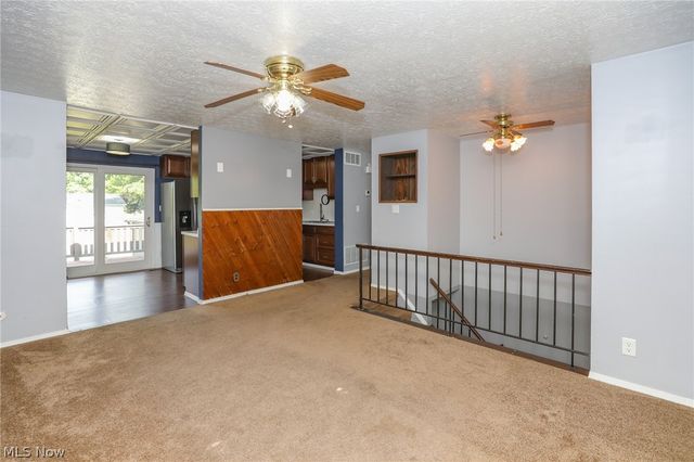 1073 Sunnywood Lane, Ravenna, OH 44266