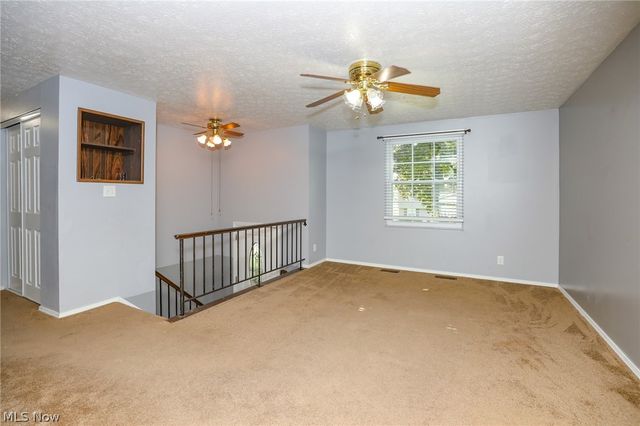1073 Sunnywood Lane, Ravenna, OH 44266