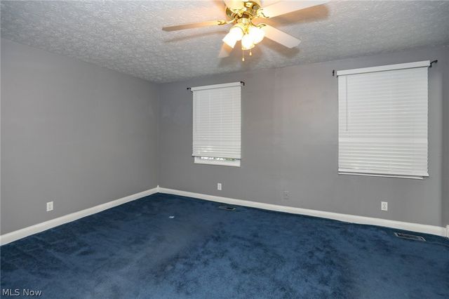 1073 Sunnywood Lane, Ravenna, OH 44266