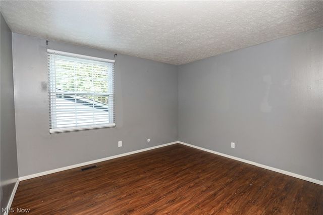 1073 Sunnywood Lane, Ravenna, OH 44266