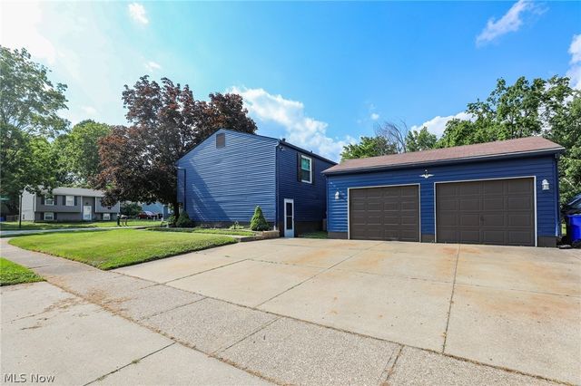 1073 Sunnywood Lane, Ravenna, OH 44266