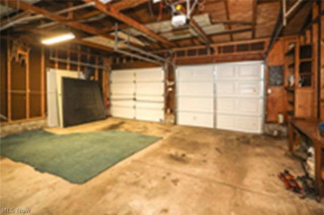 1073 Sunnywood Lane, Ravenna, OH 44266