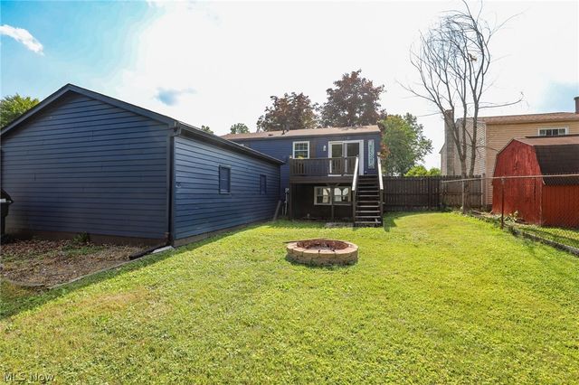 1073 Sunnywood Lane, Ravenna, OH 44266