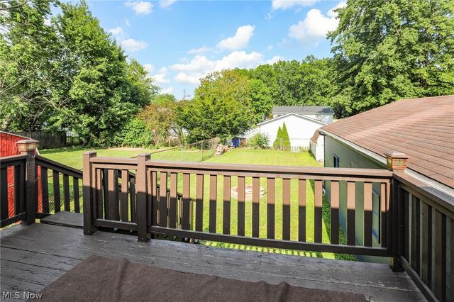 1073 Sunnywood Lane, Ravenna, OH 44266