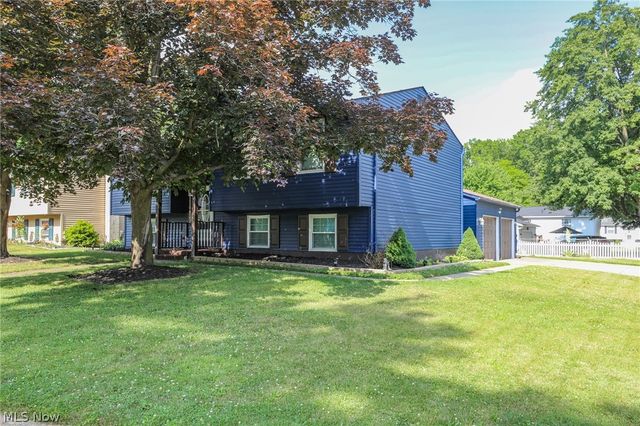 1073 Sunnywood Lane, Ravenna, OH 44266