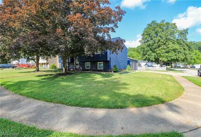 1073 Sunnywood Lane, Ravenna, OH 44266