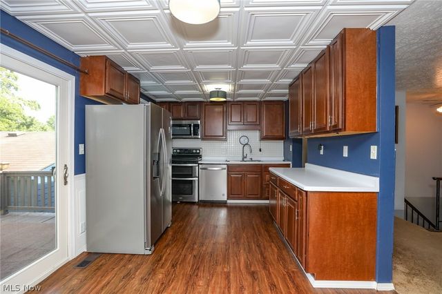 1073 Sunnywood Lane, Ravenna, OH 44266
